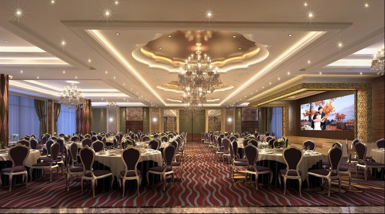 Royal International Hotel Urumqi Bagian luar foto