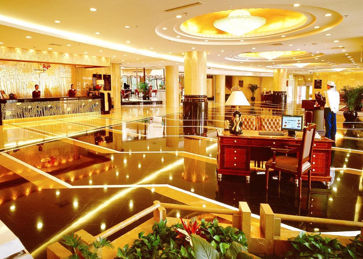Royal International Hotel Urumqi Bagian luar foto