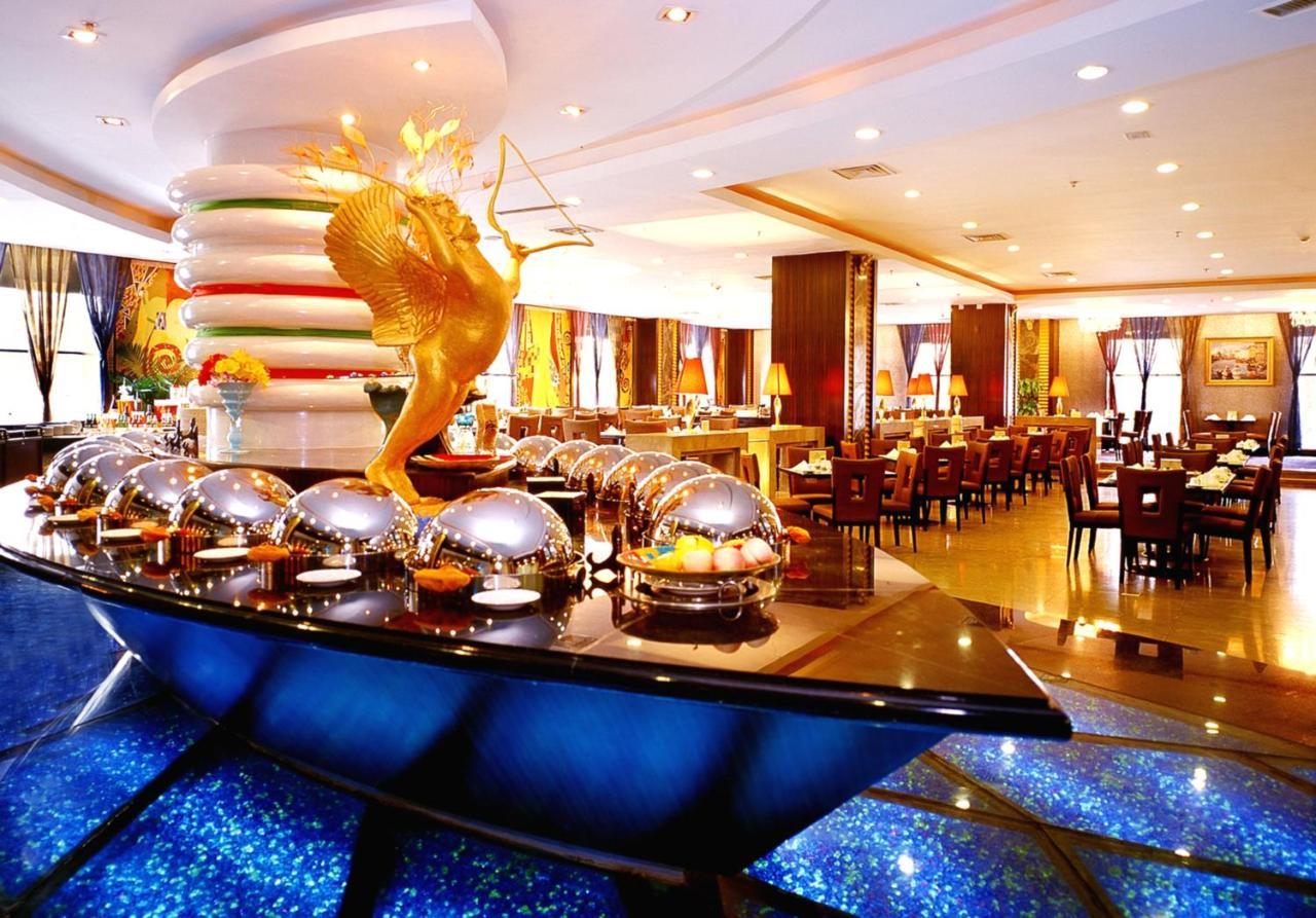 Royal International Hotel Urumqi Bagian luar foto