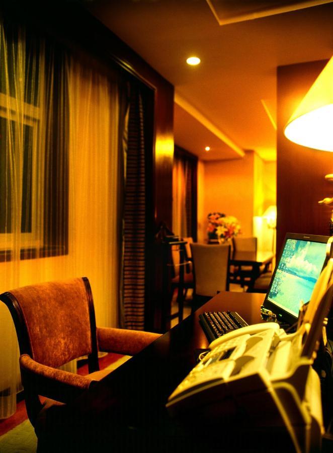 Royal International Hotel Urumqi Ruang foto